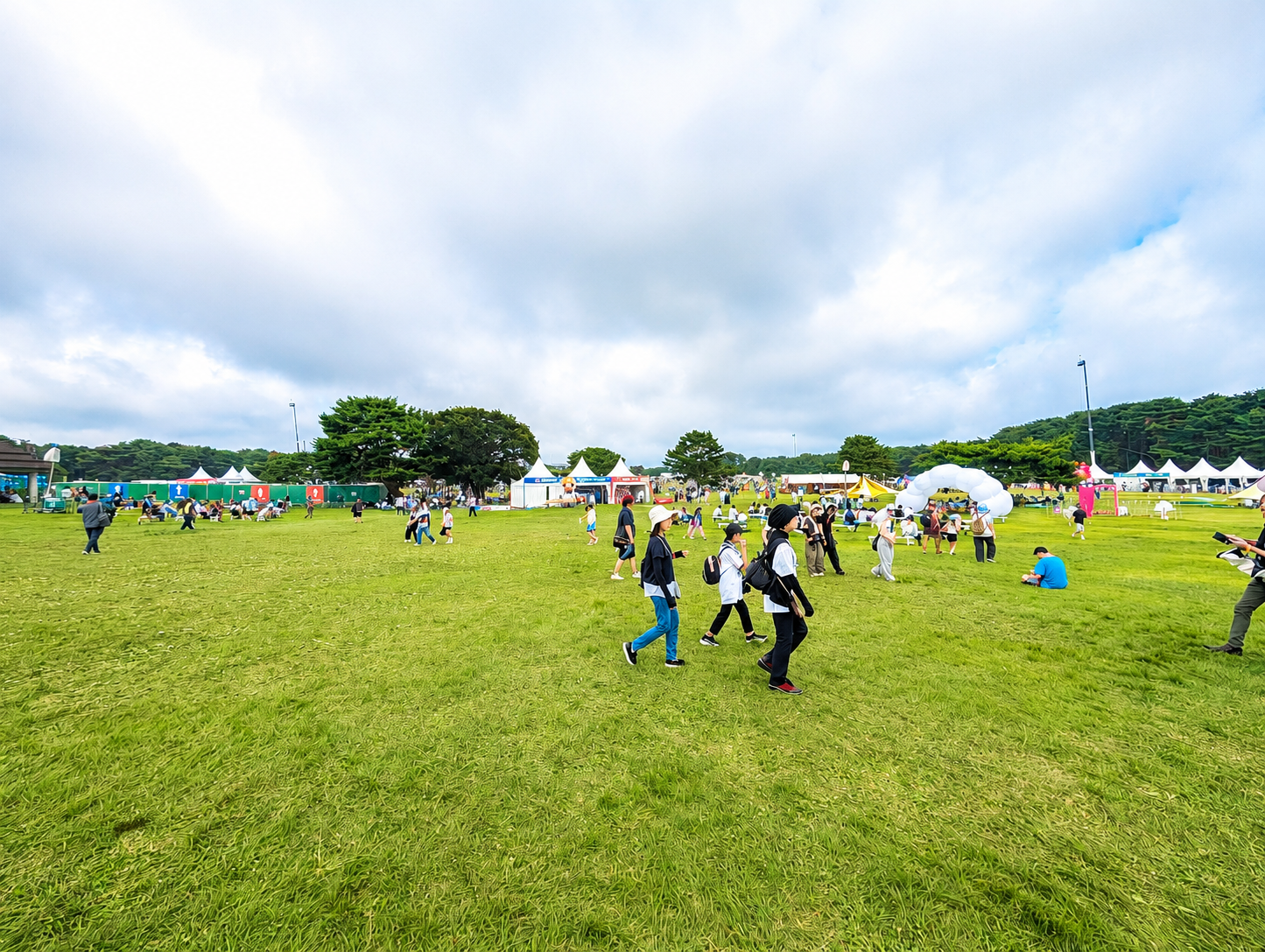 イベント会場の人混み